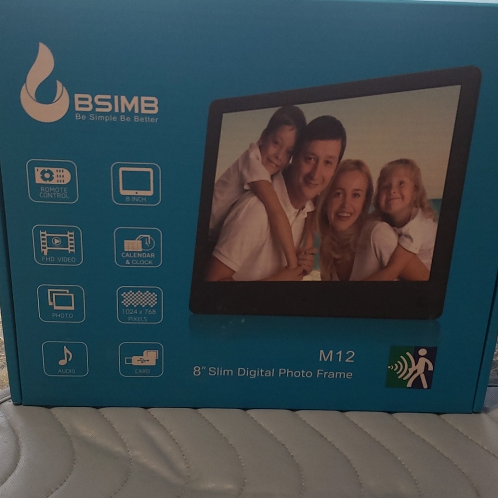 Slim digital photo frame